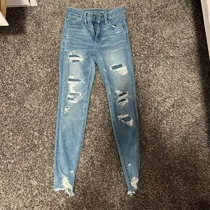 AMERICAN EAGLE SKINNY JEANS